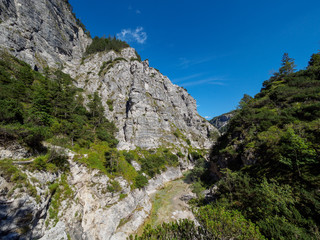Gebirgsfluss II