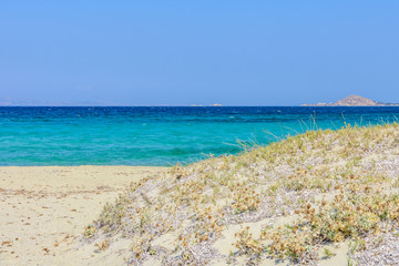 Dune di sabbia sulla spiaggia di Plaka, isola di Naxos GR
