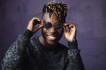 Stylish african american man rapper wear cool glasses - obrazy, fototapety, plakaty