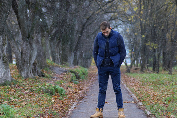 Obraz premium Young beard man in an autumn