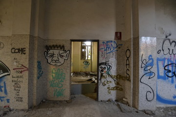 ex manicomio di mombello, luoghi abbandonati, italia