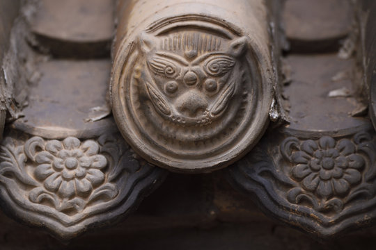 tiger face roof tile