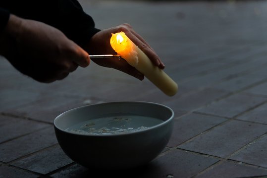 Andrzejki - St Eve. Andrew - omens of wax, lost wax by key