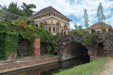 Eisenhart und Pavillons - englischer Garten