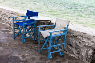 SILLAS EN EL PUERTO