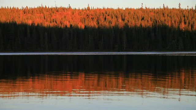 lever de soleil sur le lac