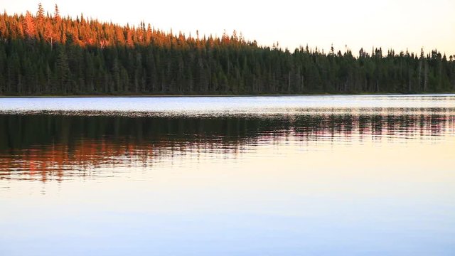 lever de soleil sur le lac