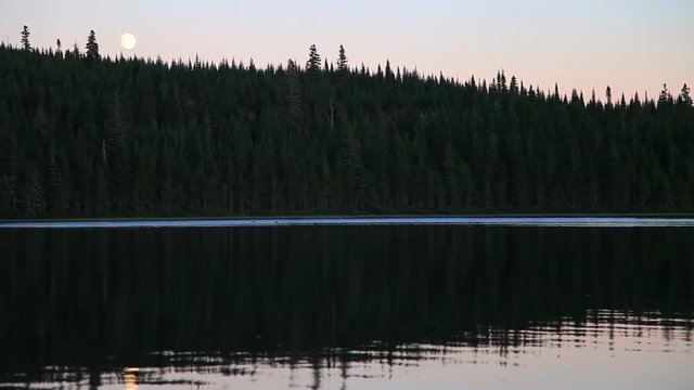 lever de soleil sur le lac
