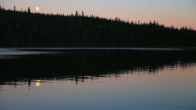 lever de soleil sur le lac