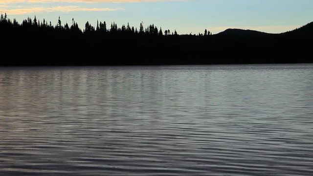 lever de soleil sur le lac