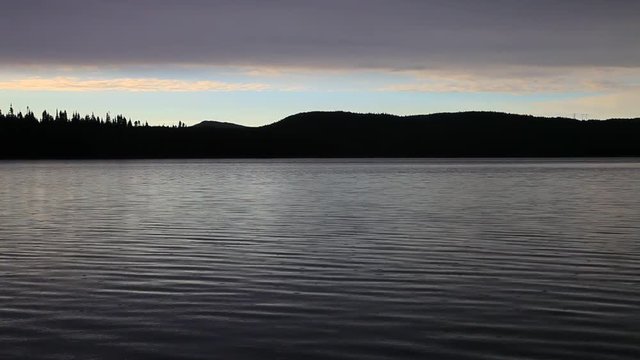 lever de soleil sur le lac
