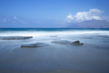 Fototapeta na wymiar Strand bei Kalamaki auf Kreta, Griechenland (Langzeitbelichtung)