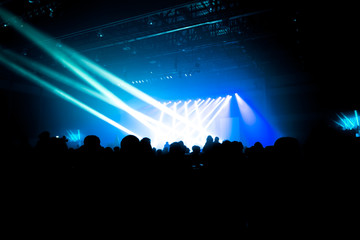The concert stage was accompanied by a powerful and beautiful blue light and a stage show..