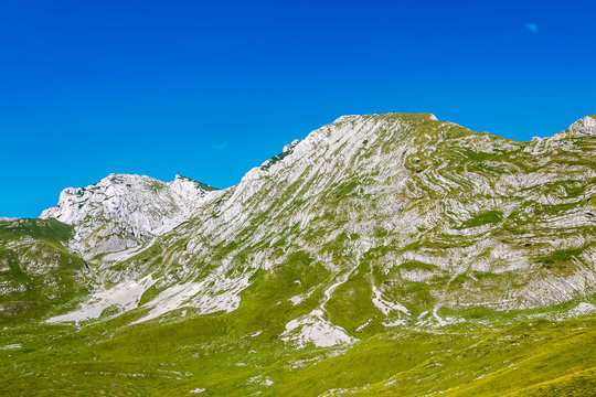 Mountain zoom