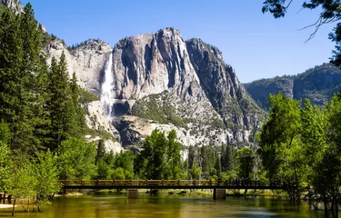 Wandcirkels aluminium Yosemite Falls on a beautiful spring day © Daniel