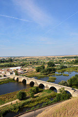 Fototapeta na wymiar bridge and River Agueda, Ciudad Rodrigo, Castile and Leon, Spain