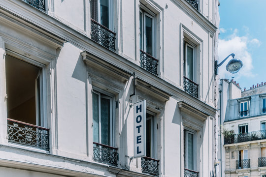 Façade d'hôtel, Montmartre, Paris