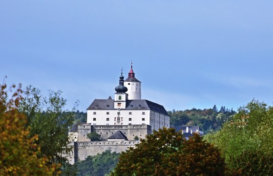 Burg Forchtenstein im Herbst