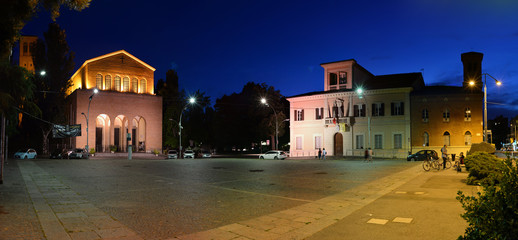 panoramica della piazza di san lazzaro di savena - Bologna in notturna