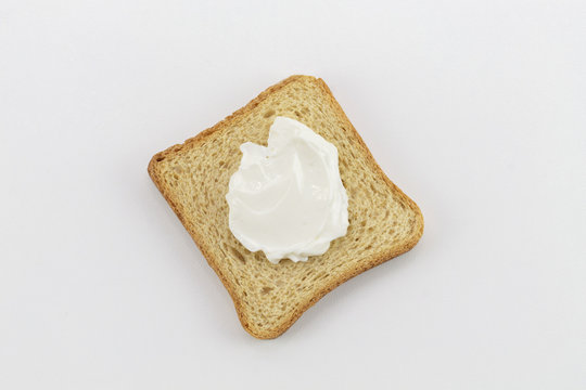 Torrada integral com requeij&atilde;o