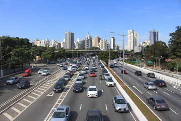 traffic seen from above the bridge