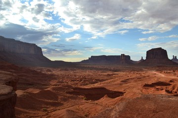 Travel to Monument Valley