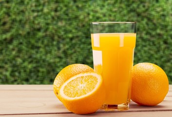 Orange juice and slices of orange © BillionPhotos.com