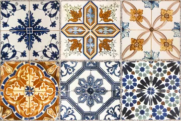 Papier Peint photo Tuiles marocaines Mur de carreaux de céramique colorés pour le fond.