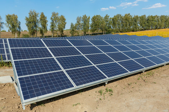 Solar photovoltaic modules using renewable solar energy