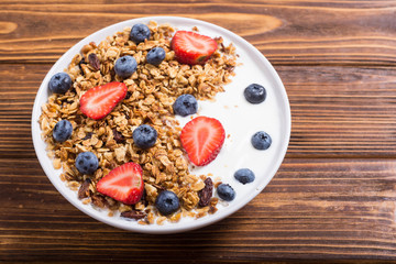 Chia yogurt with granola