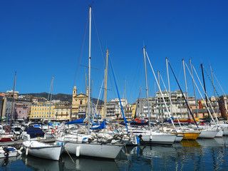 Der alte Hafen in Bastia - Korsika