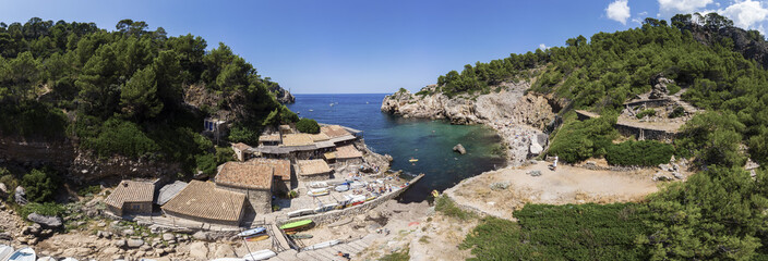 Fototapeta na wymiar Luftaufnahme, abgelegene Bucht Cala Deia, Deia, Region Valldemossa und Soller, Serra de Tramuntana, Mallorca, Balearen, Spanien