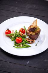 steak with vegetables