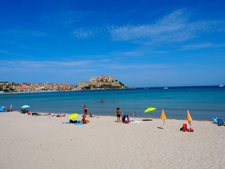 Korsika - der herrliche Sandstrand von Calvi