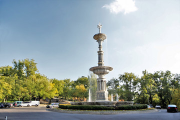 Fototapeta na wymiar Madrid, fontaine du parque del Oeste 