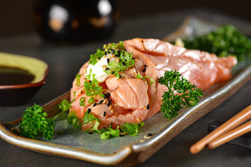 Seared salmon temaki