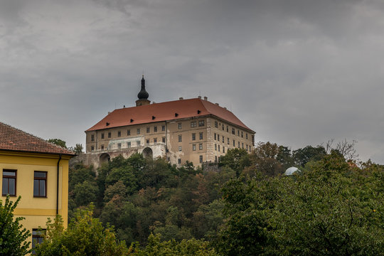 The castle in Náměšť nad Oslavou situated on the rocky part on the left bank of the Oslava river belongs to the important renaissance buildings in Moravia. A medieval stronghold from the 13th century 