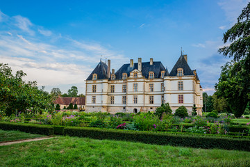 Fototapeta na wymiar Le Château de Cormatin et ses Jardins en Bourgogne