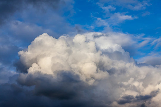 a great storm cloud on a blue autumn sky © Dmitriy Popov