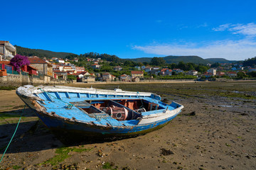 Fototapeta na wymiar Combarro fishing boat tackle in Pontevedra