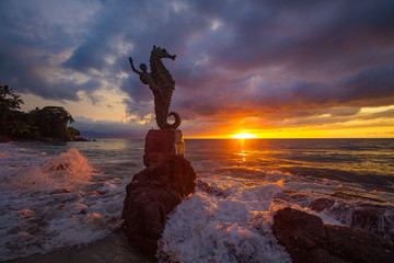Escultura del Caballito de Mar Olas Altas © Sr.Leche