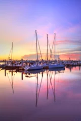Papier Peint photo Naples Lever du soleil sur un port tranquille du vieux Naples, Floride