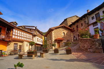 Obraz na płótnie Canvas Potes village facades in Cantabria Spain