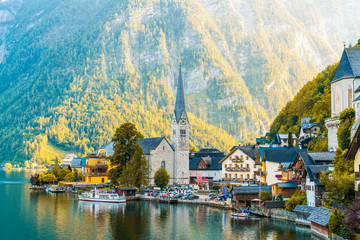 Fototapeta premium Hallstatt village on Hallstatter lake in Austrian Alps