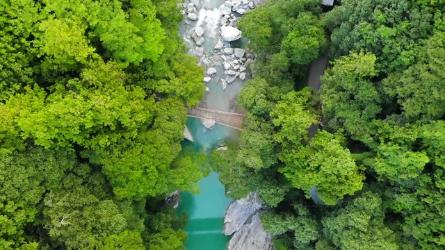 徳島, 徳島県, 祖谷のかずら橋, 空撮, カメラ俯瞰のまま高度から下降