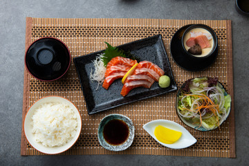 salmon sashimi set