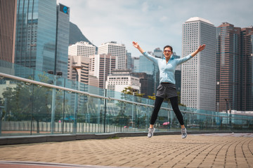 Obraz na płótnie Canvas Urban woman doing workout in the city
