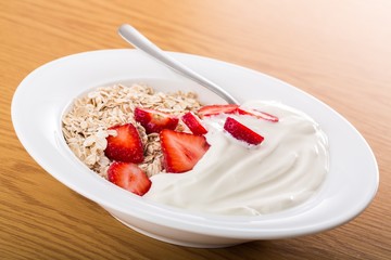 Granola with Strawberries and Yogurt