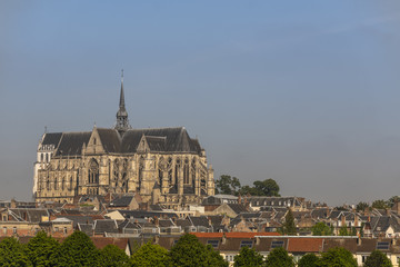 La Basilique de Saint-Quentin (02)