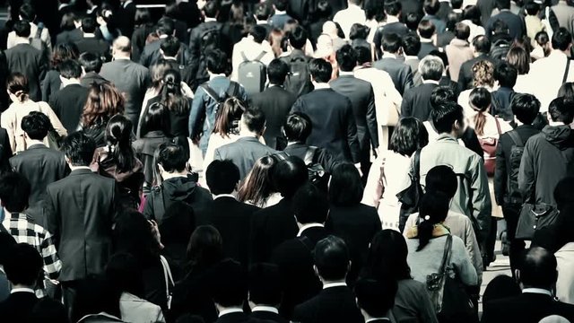 東京・通勤ラッシュ・大群衆・スーパースロー・240fps・カラーグレーディング